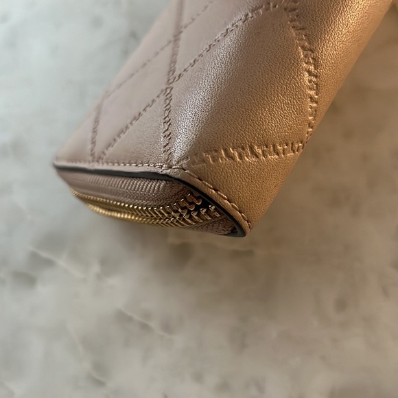 NWOT Tory Burch wallet - Picture 4 of 9